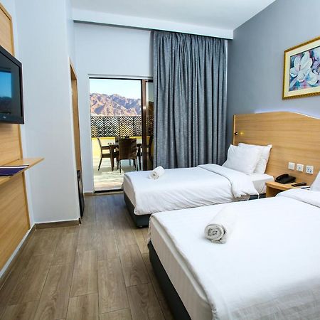 Golden Tulip Aqaba Hotel Exterior photo