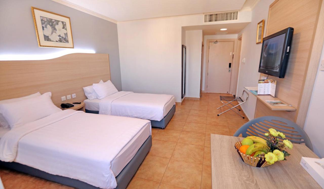 Golden Tulip Aqaba Hotel Exterior photo
