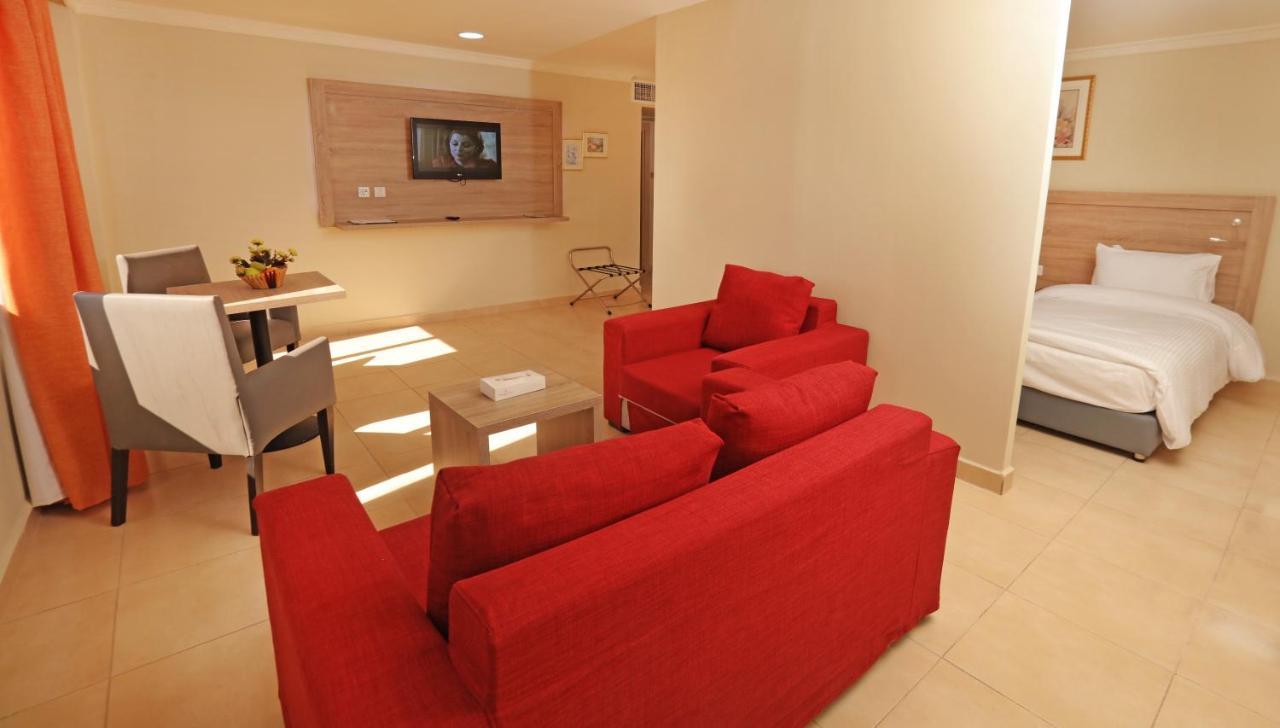 Golden Tulip Aqaba Hotel Exterior photo