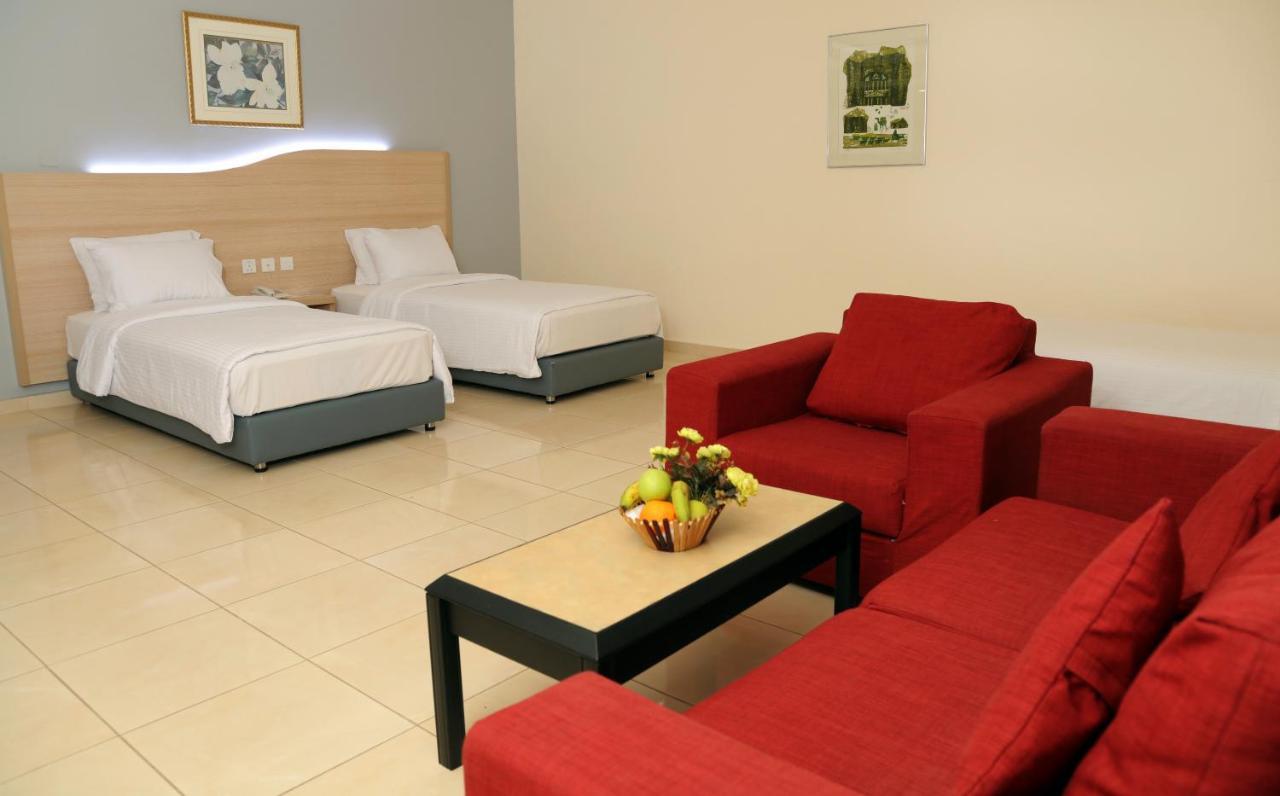 Golden Tulip Aqaba Hotel Exterior photo
